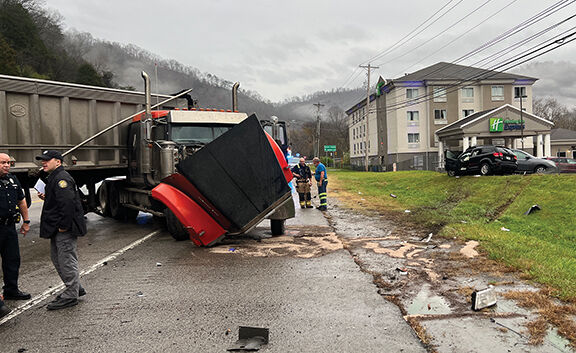 Wreck on U.S. 23 injures one